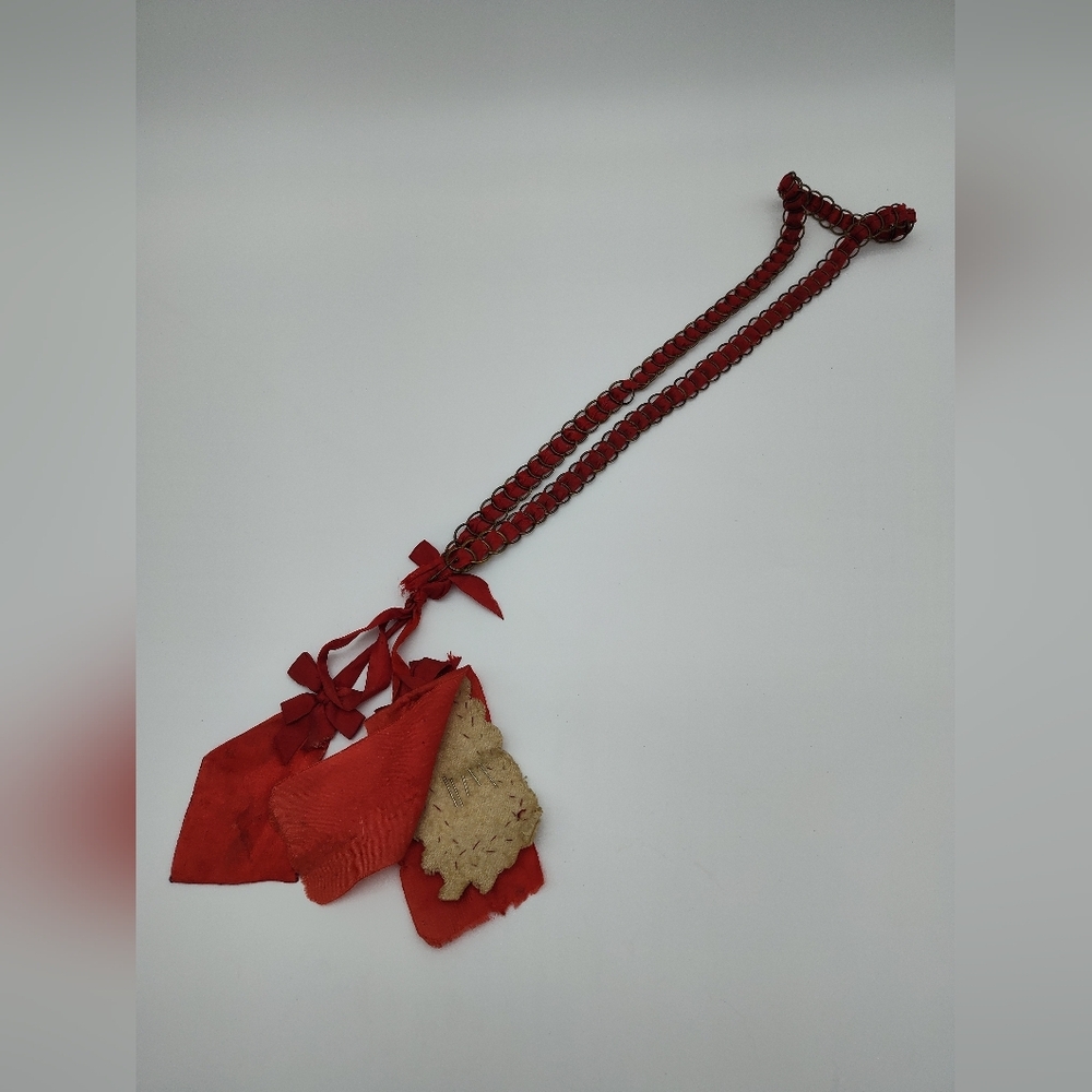 ANTIQUE Shaker Red Silk Ribbon & Brass Ring Chatelaine Cira 1850-1880 - Picture 2 of 7
